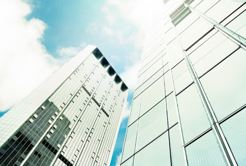 Glasfassade mit antireflektiver Beschichtung zur W&auml;rmed&auml;mmung