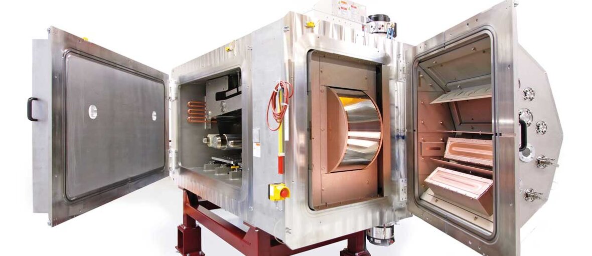 Kleine Rolle-zu-Rolle Beschichtungsanlage mit offener Prozesskammer